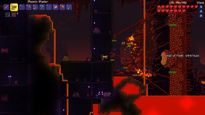 A player fighting the Wall of Flesh